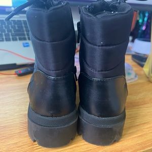 Girls boots